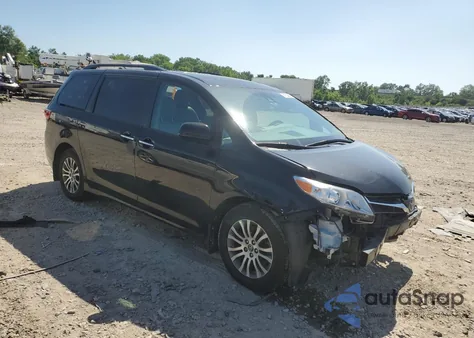 2018 Toyota Sienna Xle z USA, uszkodzony, nr VIN 5TDYZ3DC7JS932841